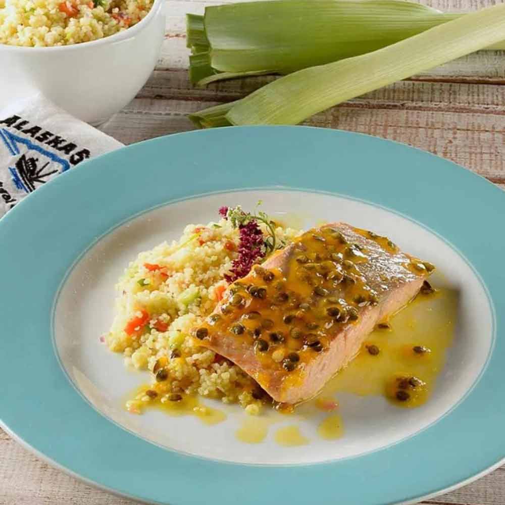 Salmão do Alaska Grelhado ao Molho de Maracujá